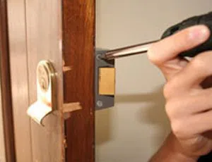 Locksmith Store Hugo, MN 651-300-0966 - change-locks-service